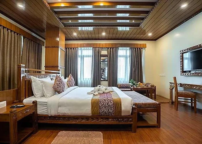 Surya Heritage Hotel 4*